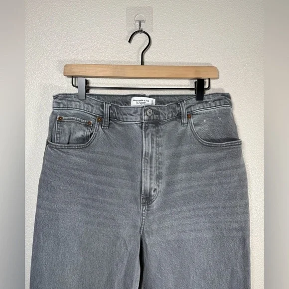 Abercrombie ‘90s Straight Ultra High Rise Jeans Grey Wash 30 / 12 J15 - Picture 6 of 10